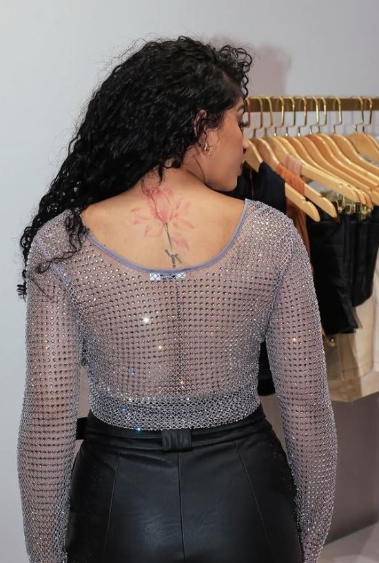 Blusa de strass