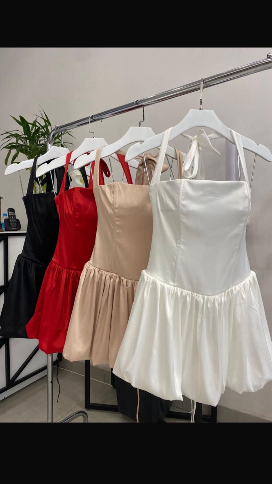 Vestido Balone Acetinado com Amarraçoes